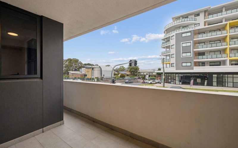 Contemporary Living with Balcony Flow
