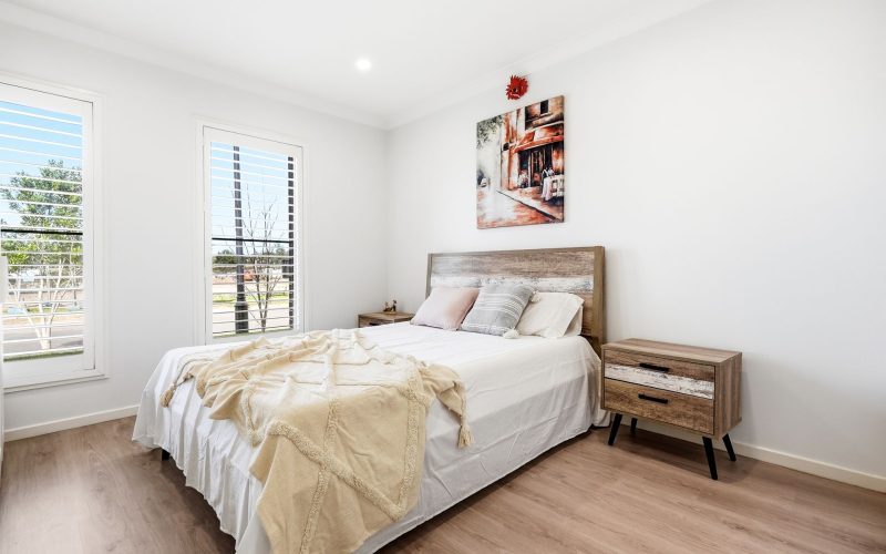 Large | Modern | Efficient | 5th Bedroom Downstairs