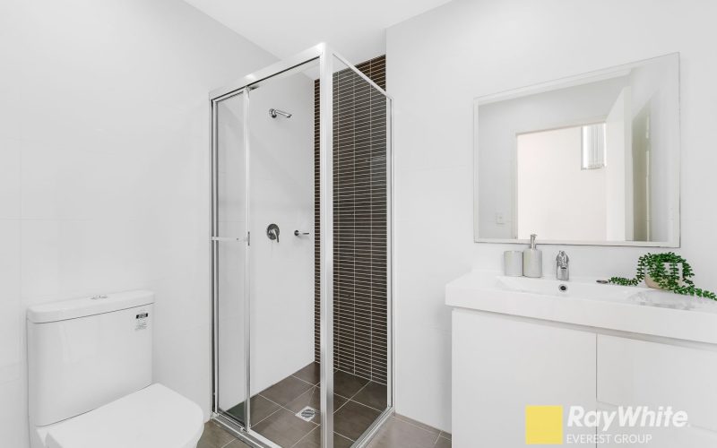 Sunlit Modern Living: Three Bedrooms Plus Dedicated Study