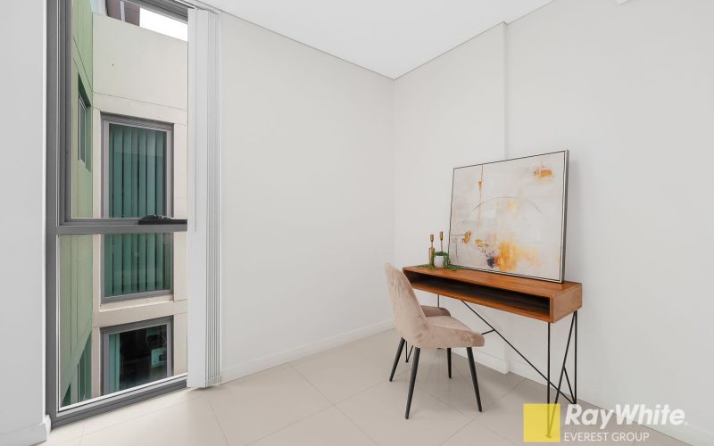 Sunlit Modern Living: Three Bedrooms Plus Dedicated Study