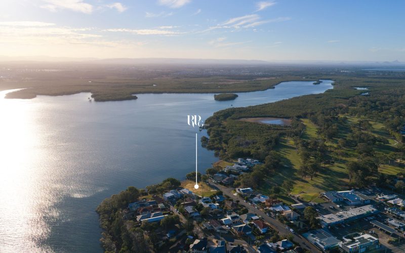 789m² of Absolute Waterfront - A Rare Opportunity to Create Something Extraordinary