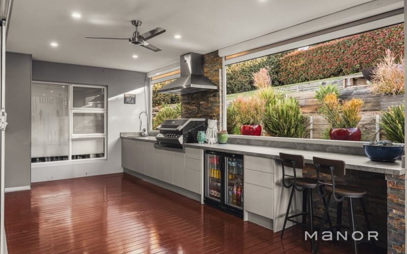 24 Strathfillan Way, Kellyville