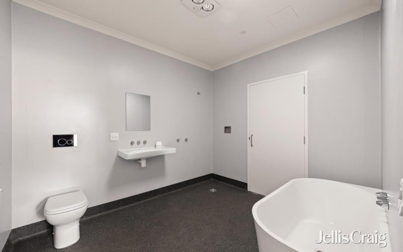 5 Windsor Place, Melton West
