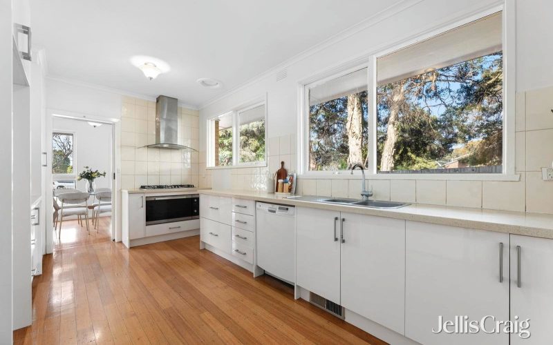 954 High Street Road, Glen Waverley
