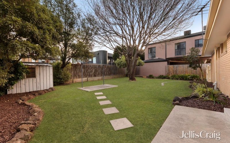 954 High Street Road, Glen Waverley
