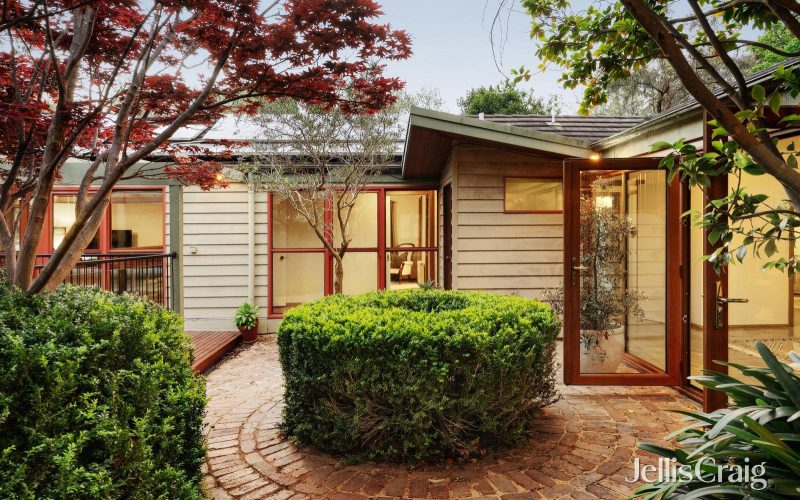 110 Mount Pleasant Road, Eltham
