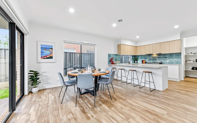 51 Springleaf Avenue, Clyde North VIC 3978