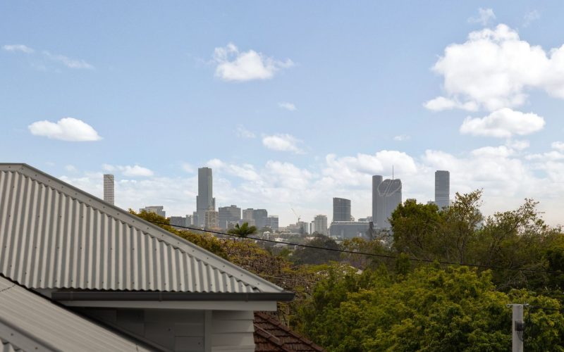 THE MODERN ENTERTAINER IN THE HEART OF YERONGA