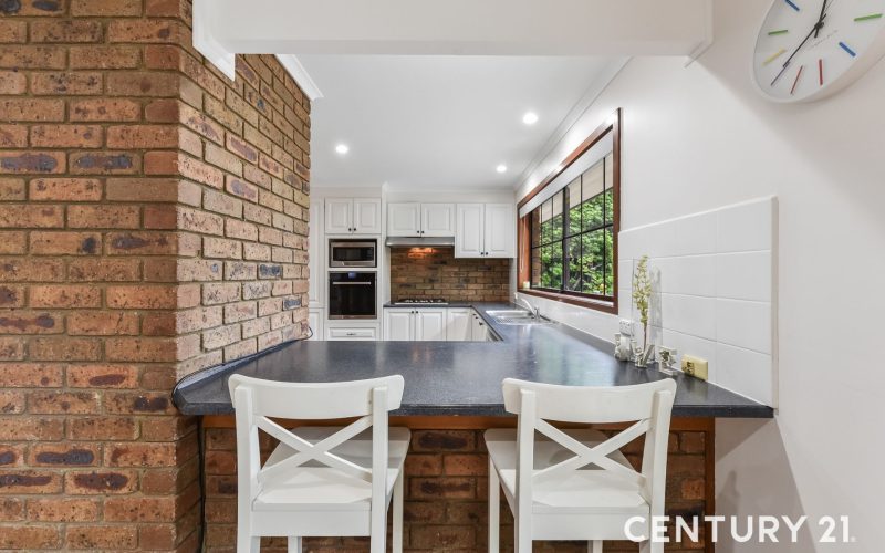 Family Living in a Convenient Endeavour Hills Location