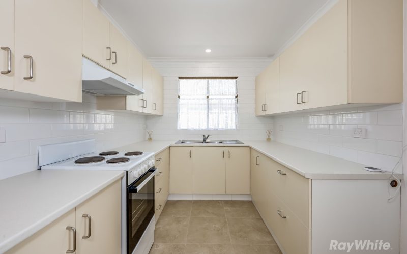 COASTAL LIVING! WITH PRIVACY & SPACE FOR THE FAMILY