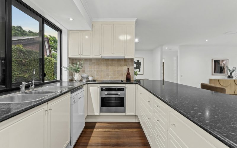 15 Angophora Street, Robertson