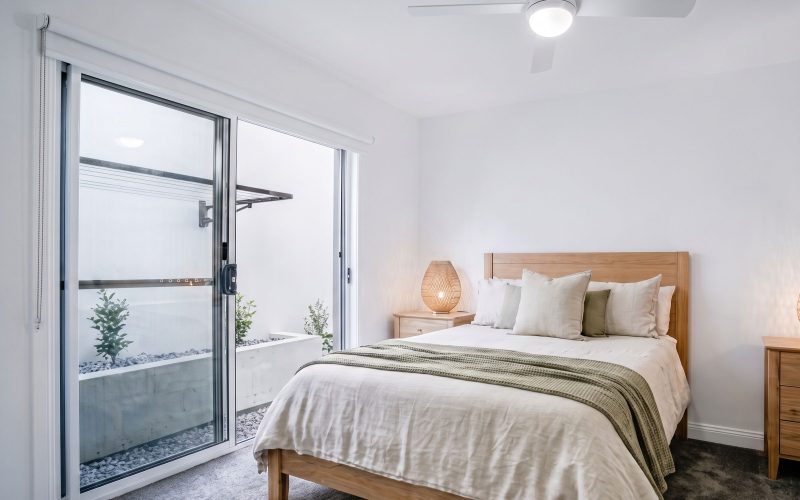 MODERN SOUTHPORT LIVING WITH UNMATCHED DUAL-LEVEL VERSATILITY & ZERO-BILL ENERGY