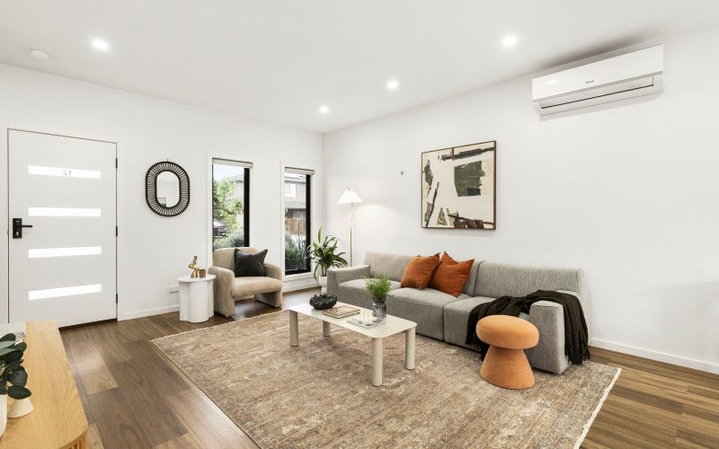 Contemporary Style with Effortless Indoor-Outdoor Living