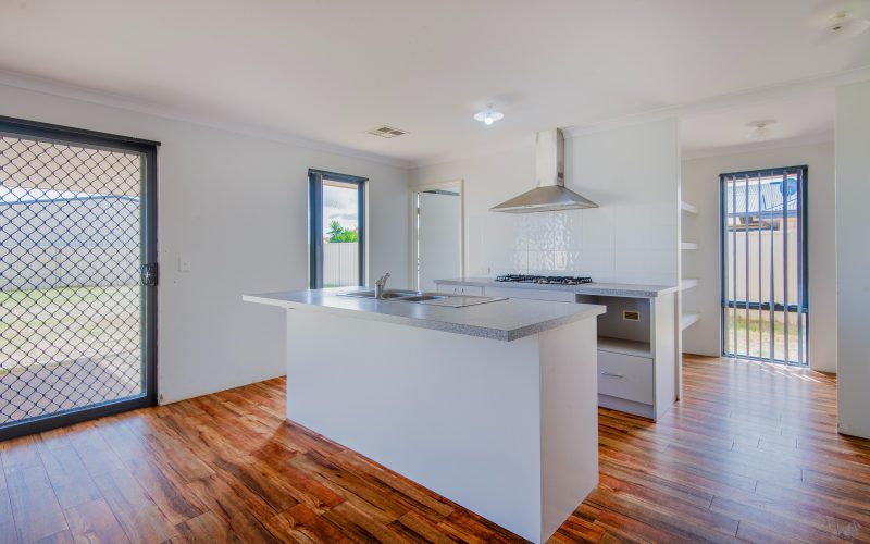 Space, Comfort & Potential on a Generous 800sqm Block!