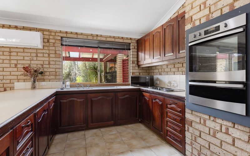 75 Wolfe Road, Banjup - A Dual Living Acreage Retreat on Five Fully Fenced Acres.