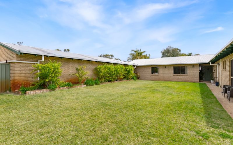 75 Wolfe Road, Banjup - A Dual Living Acreage Retreat on Five Fully Fenced Acres.