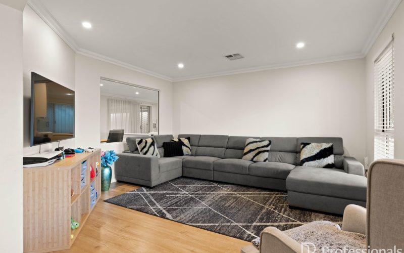 11 Stonewall Circuit Landsdale WA