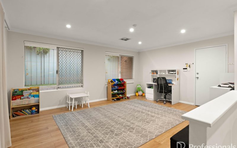 11 Stonewall Circuit Landsdale WA
