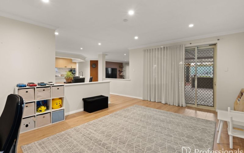 11 Stonewall Circuit Landsdale WA