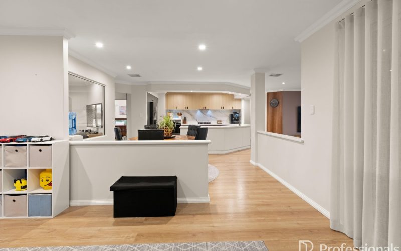 11 Stonewall Circuit Landsdale WA