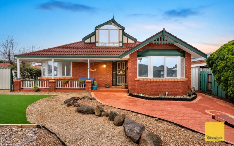 Spacious Family Living with Room to Entertain!