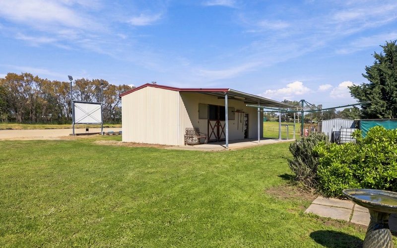 Country Lifestyle, Equestrian Facilities and Space to Enjoy