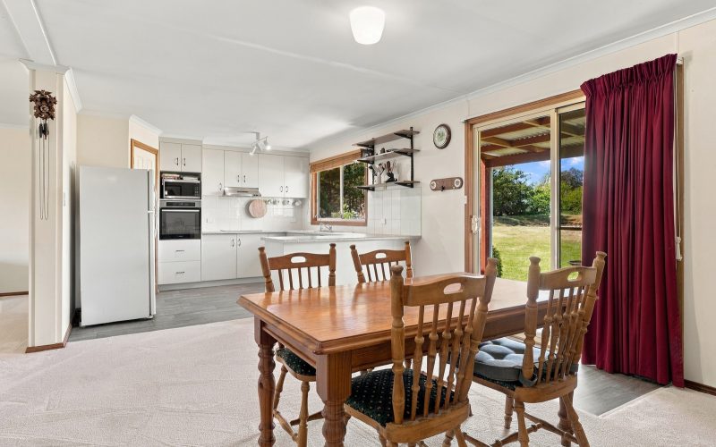 Country Lifestyle, Equestrian Facilities and Space to Enjoy