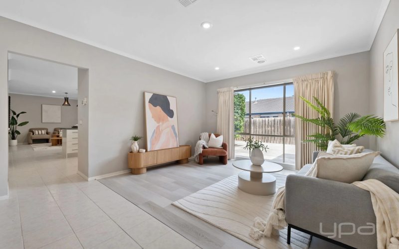 THE ULTIMATE FAMILY ENTERTAINER ON 1,015m²(approx.)