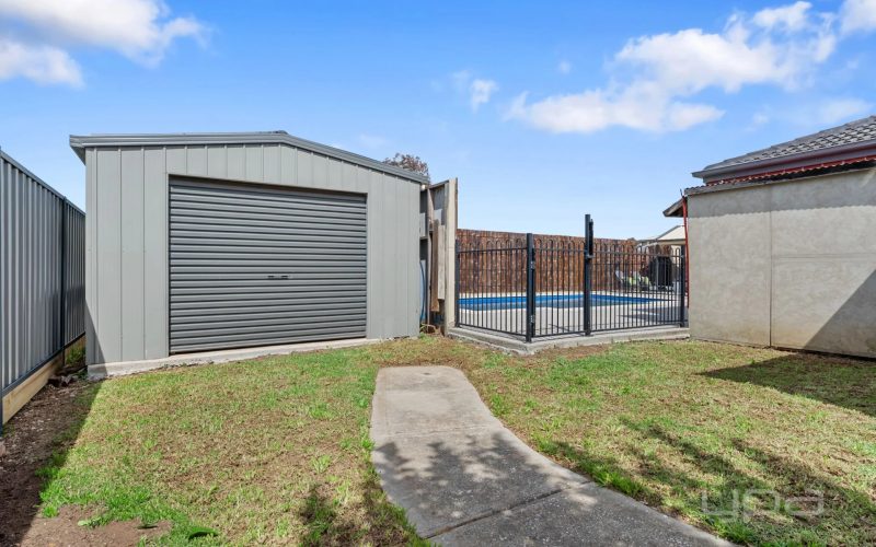 THE ULTIMATE FAMILY ENTERTAINER ON 1,015m²(approx.)