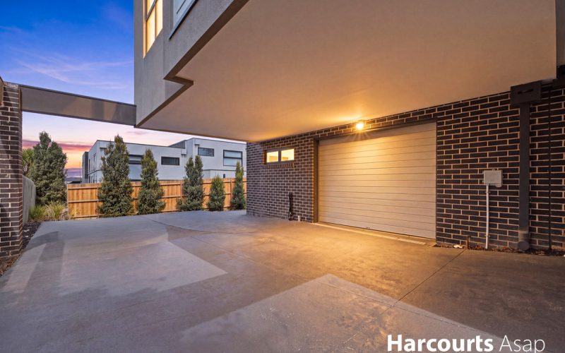 Modern, Low-Maintenance Townhouse Living in Bulleen!