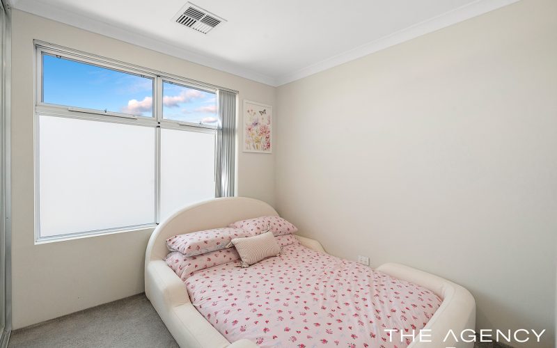 24 Quartermaine Boulevard, Mandogalup