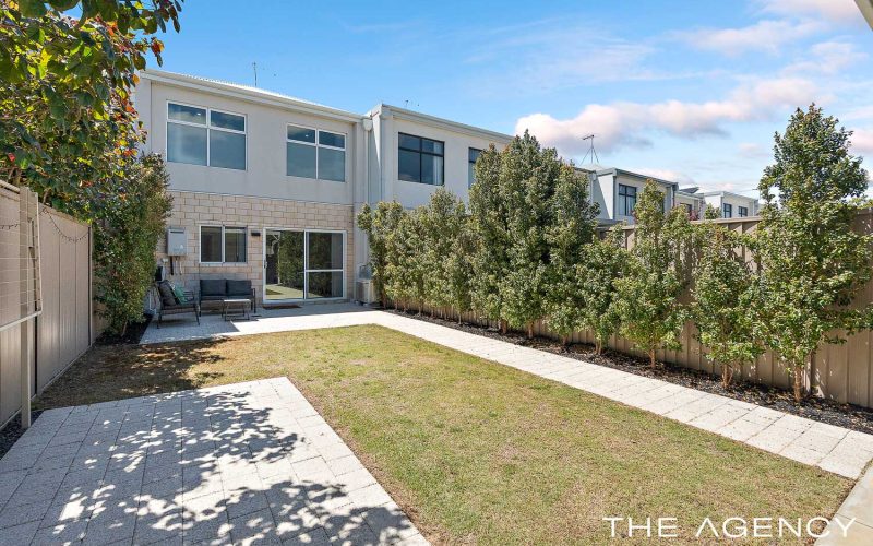 24 Quartermaine Boulevard, Mandogalup
