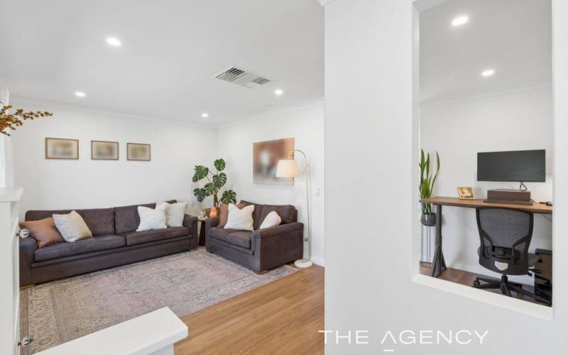 14 Whitepeak Place, Padbury