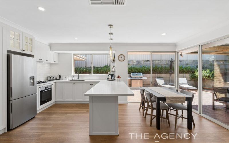 14 Whitepeak Place, Padbury