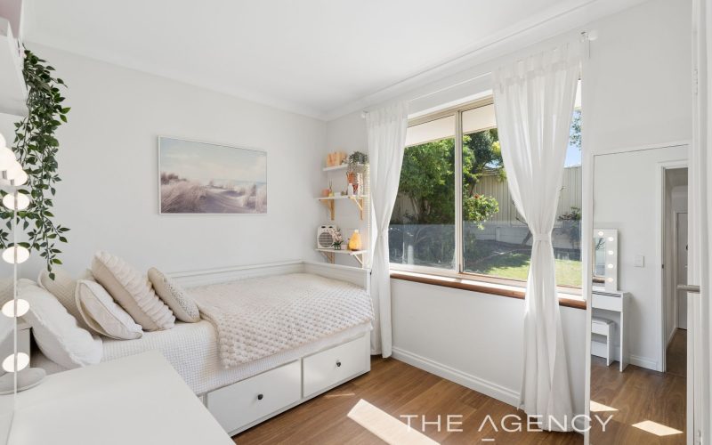14 Whitepeak Place, Padbury