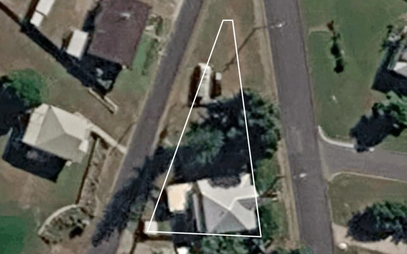 Charming Queenslander on fully fenced block