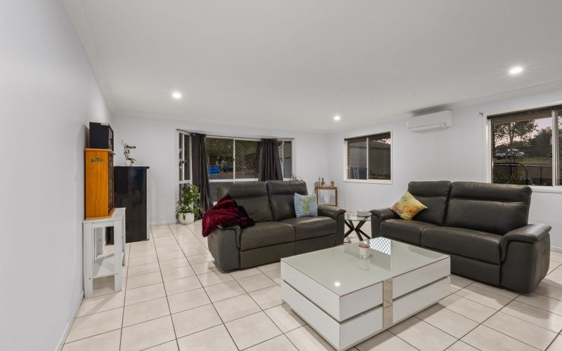 23-25 Diamantina Circle