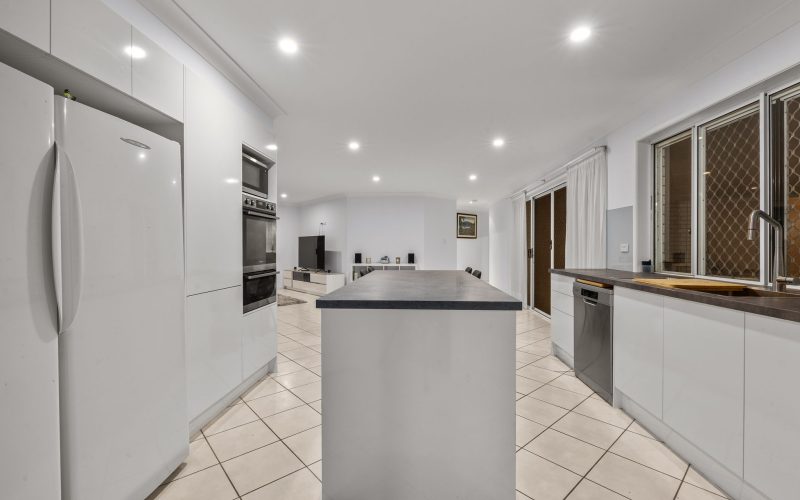 23-25 Diamantina Circle