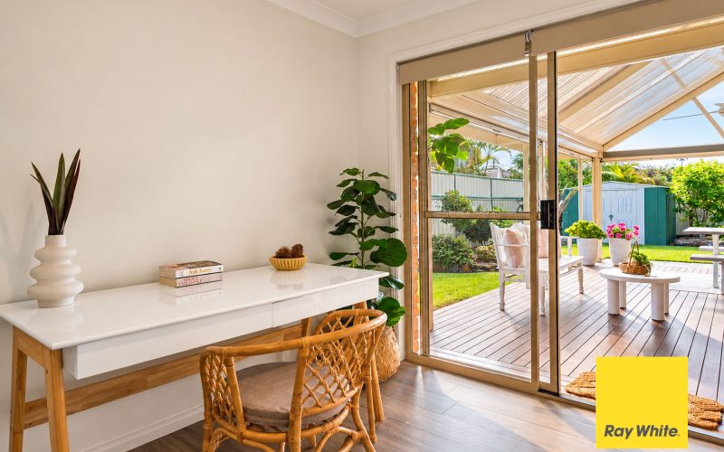 Stylish Single-Level Living & Effortless Entertaining in North Pearl Estate