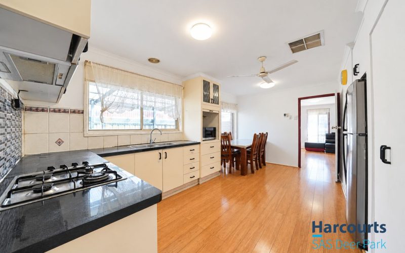 Fantastic First Home or Investment Opportunity on 585m² in Melton South!