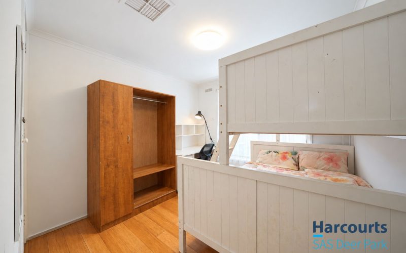 Fantastic First Home or Investment Opportunity on 585m² in Melton South!
