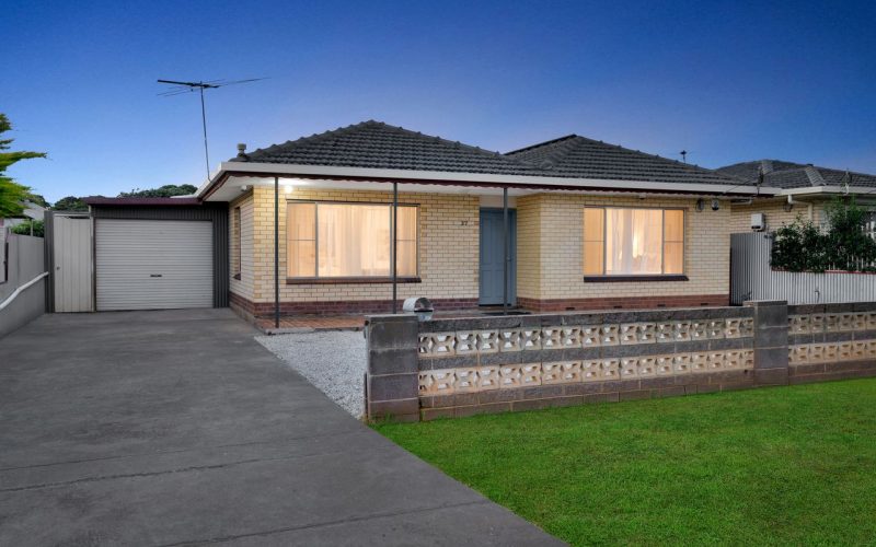 Freshly Updated Classic Residence with a Huge Shed in Salisbury