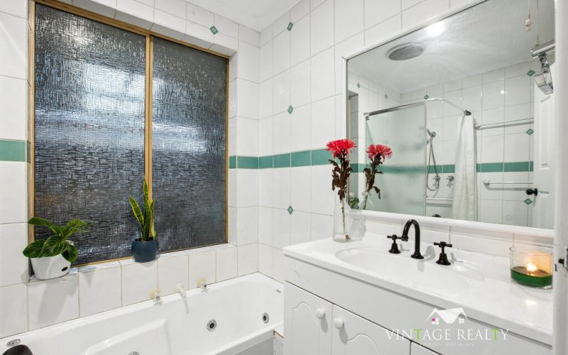 UNDER OFFER with ALYSSA HAYDEN