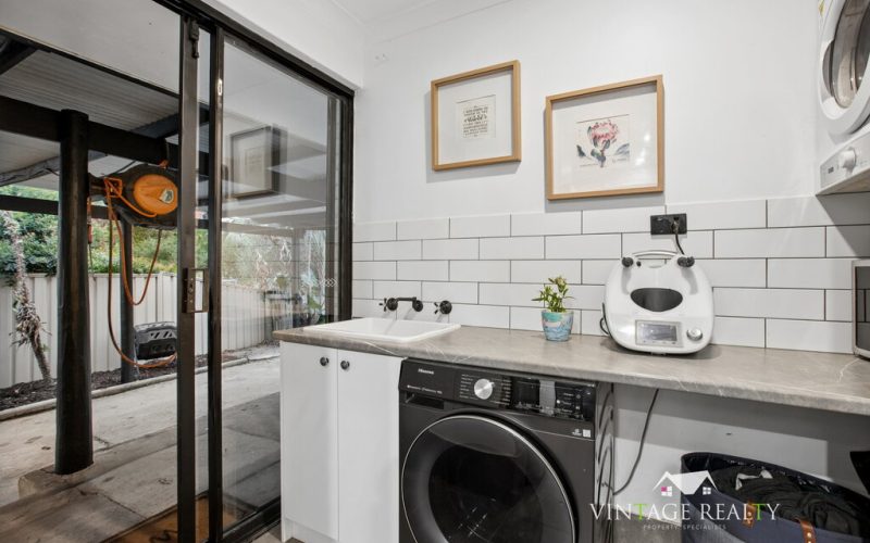 UNDER OFFER with ALYSSA HAYDEN