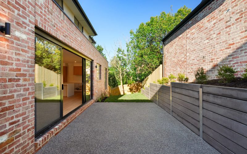 1&2/1 Cobain  Court, Ringwood