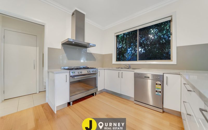High-Yield Coastal Investment or Lifestyle Winner – Walk to the Beach
