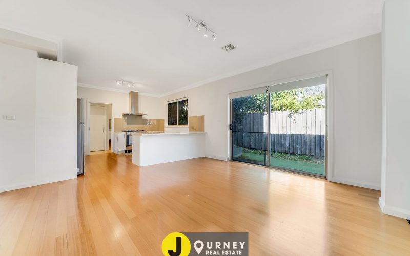 High-Yield Coastal Investment or Lifestyle Winner – Walk to the Beach