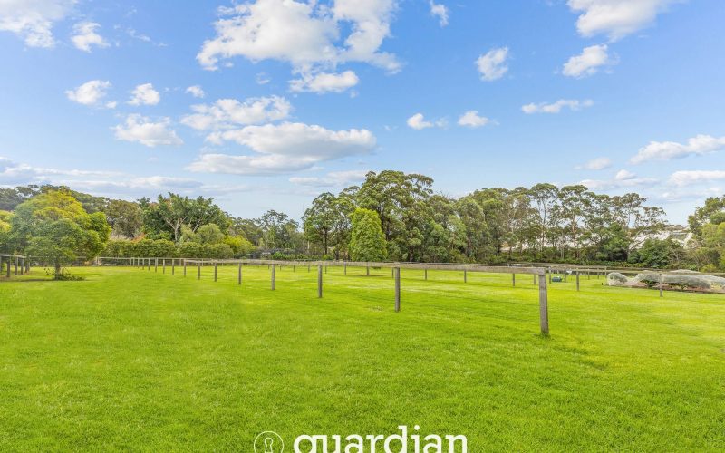 Peaceful, park-like acreage retreat