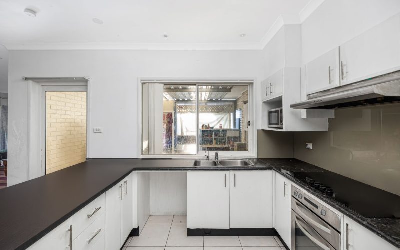16 Austin Crescent, Constitution Hill NSW