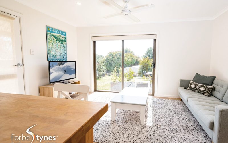 Your Alpine Retreat Awaits!